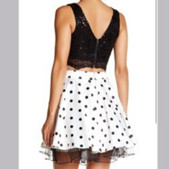 Beautiful 2-piece party dress/formal - Picture 2 of 4